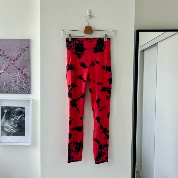 Lululemon Invigorate High-Rise Tight 25" *Wash
Tie Dye Carnation Red Black - Picture 6 of 8